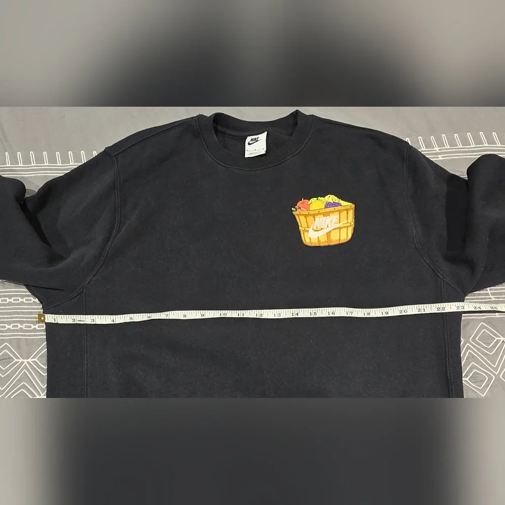 Nike Rare Balance Diet Food Pyramid Crewneck Sweatshirt Size Medium - Picture 5 of 8